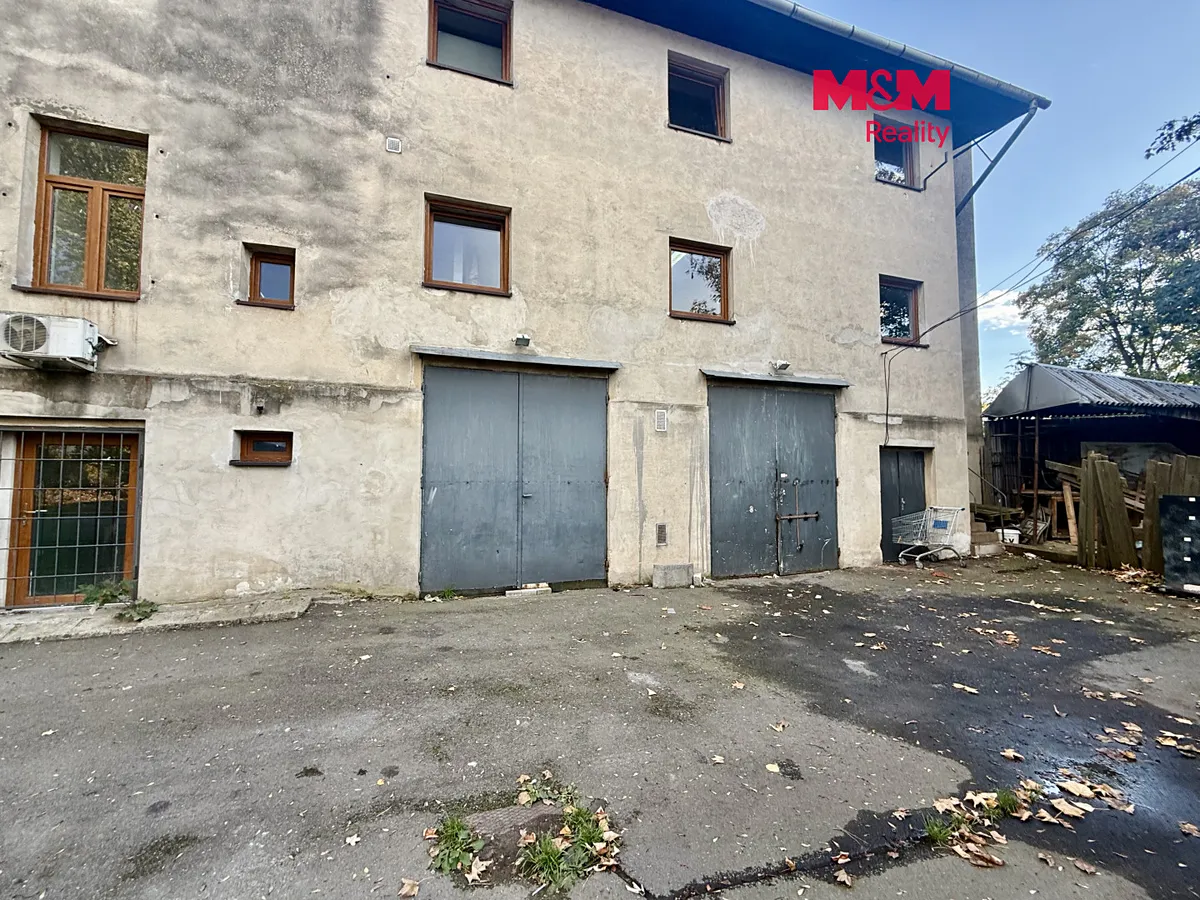 Pronájem garáže 160 m²